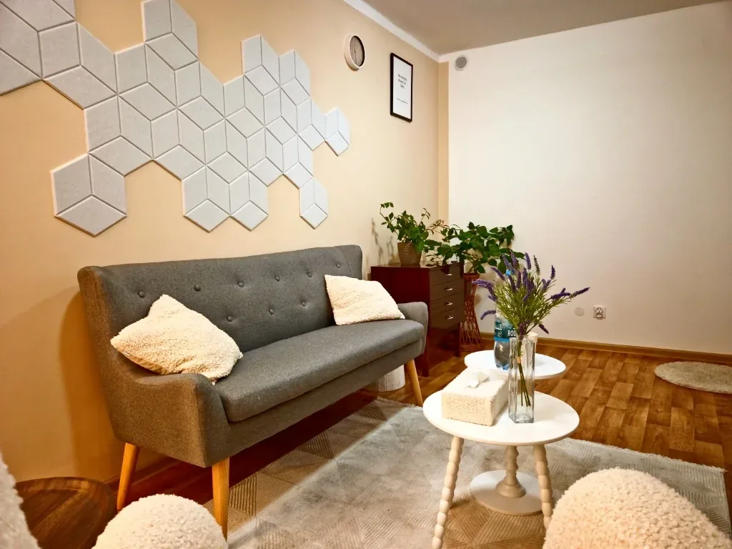 Przestrzeń terapeutyczna i relaksacyjna - MediSens Kielce Przestrzeń terapeutyczna i relaksacyjna Centrum Psychologicznego MediSens w Kielcach
